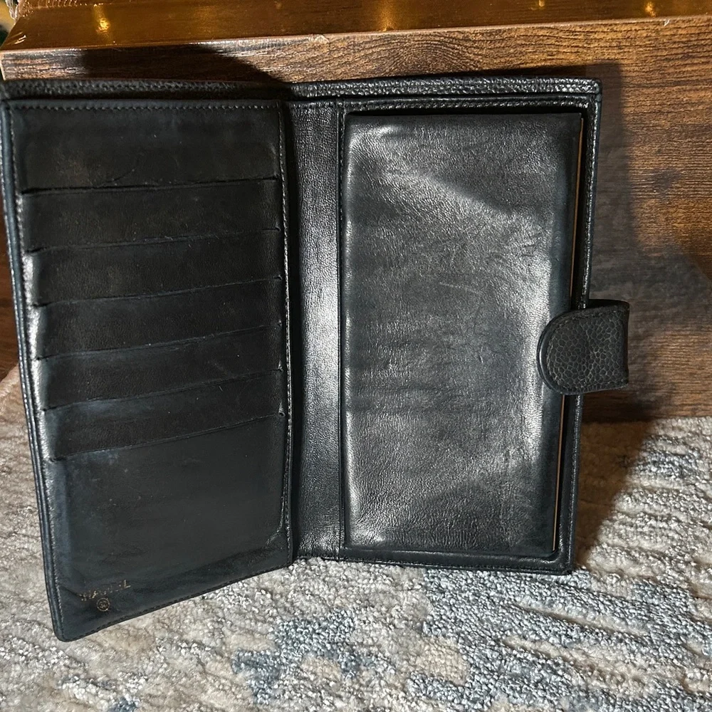 309. CHANEL Black Caviar Leather wallet - Picture 6 of 12